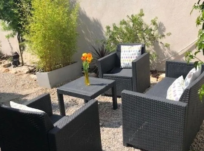 Bijou Juan-les-pins Homestay *